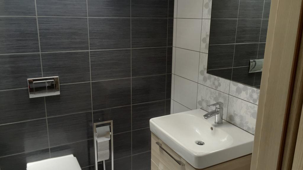 הוילה בוז'קובו Grey House מראה חיצוני תמונה