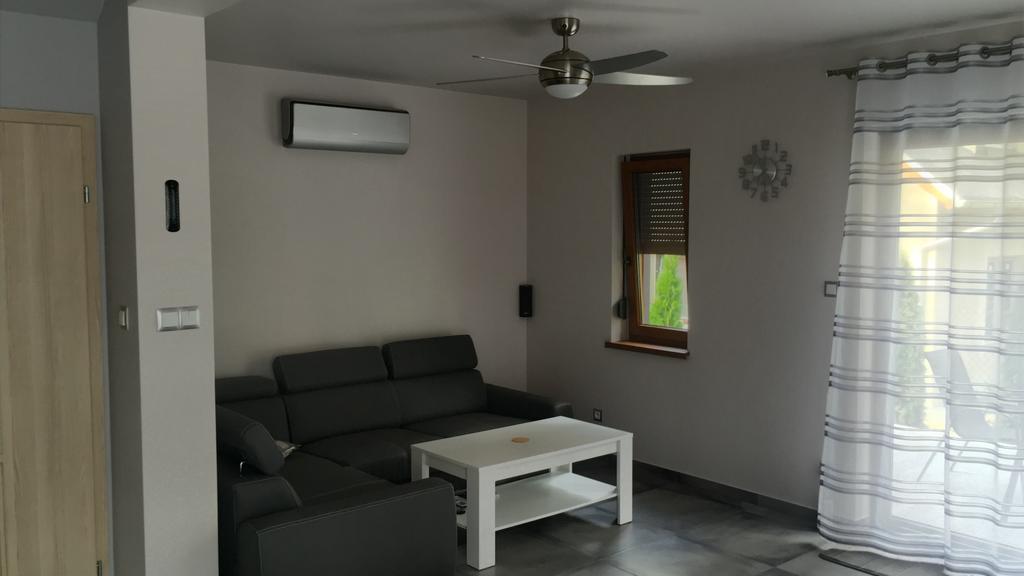 הוילה בוז'קובו Grey House מראה חיצוני תמונה